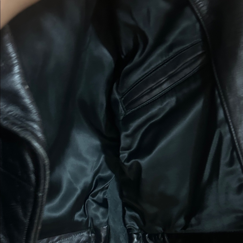 Women’s Leather Jacket - Picture 3 of 8